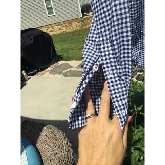 Vineyard Vines womens relaxed button up shirt size 4 blue plaid gingham roll tab - Picture 5 of 10